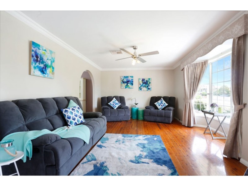 6 MOWLA AVENUE, Jamisontown NSW 2750