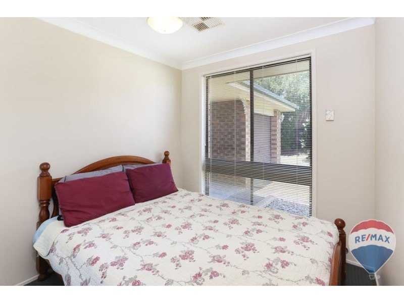 12 WERONA AVENUE, Claremont Meadows NSW 2747