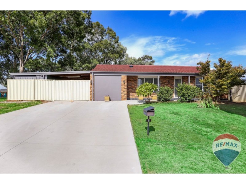 1 Amazon Place, St Clair NSW 2759