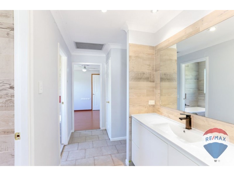 1 Amazon Place, St Clair NSW 2759