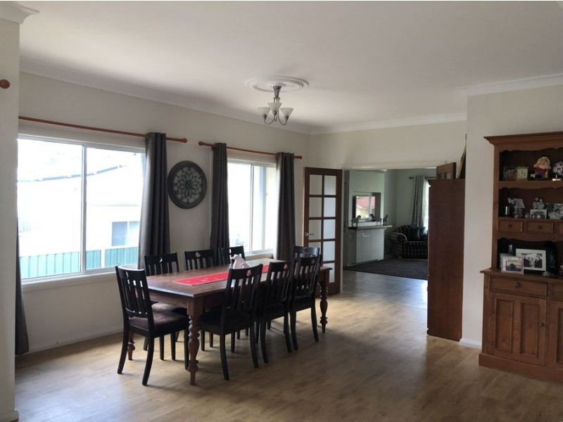 11 Balmoral Drive, Cambridge Park NSW 2747