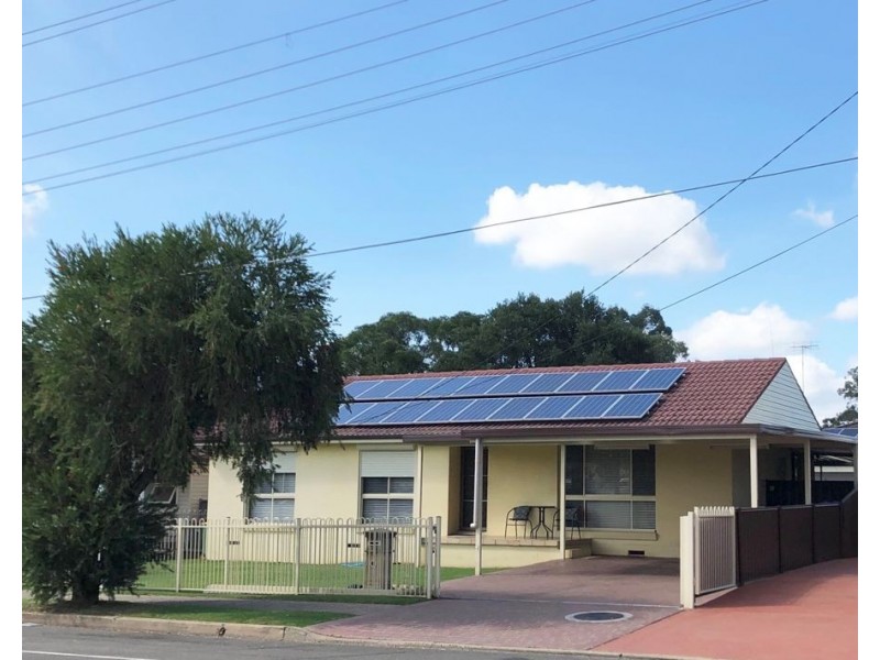 18 College Street, Cambridge Park NSW 2747