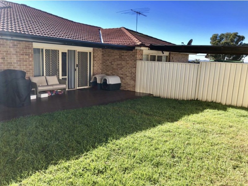 8B Raschke Street, Cambridge Park NSW 2747