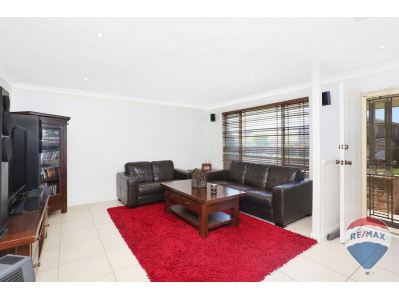 16 MONARCH CIRCUIT, Glenmore Park NSW 2745