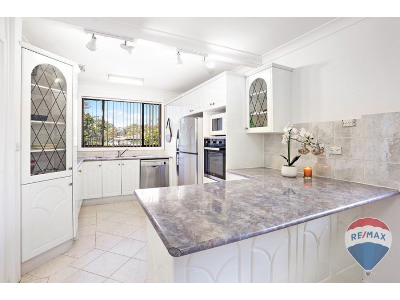 13 LUCENA CRESCENT, Lethbridge Park NSW 2770