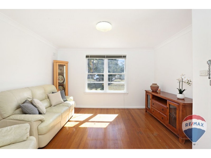 13 LUCENA CRESCENT, Lethbridge Park NSW 2770