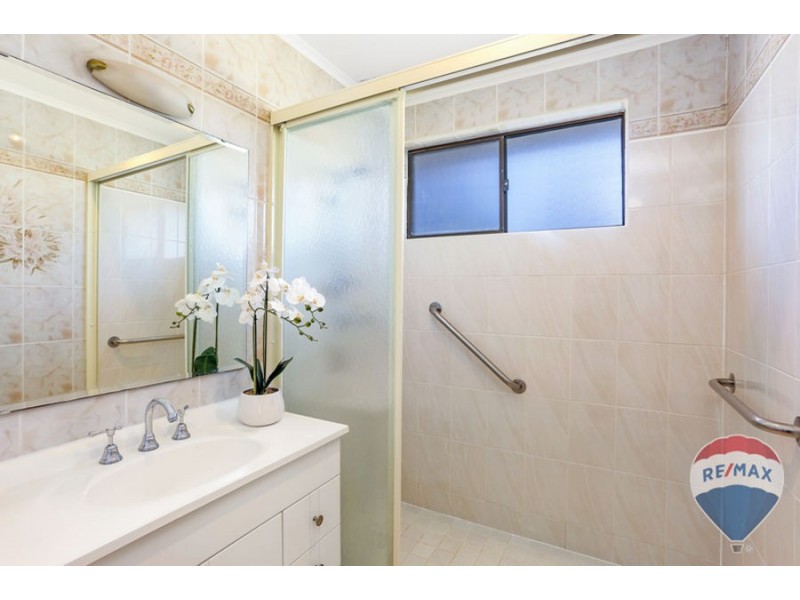 13 LUCENA CRESCENT, Lethbridge Park NSW 2770