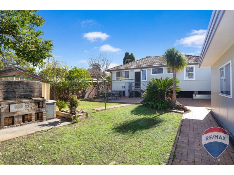 13 LUCENA CRESCENT, Lethbridge Park NSW 2770