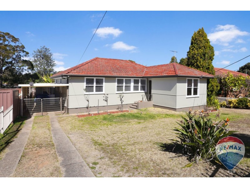 13 LUCENA CRESCENT, Lethbridge Park NSW 2770