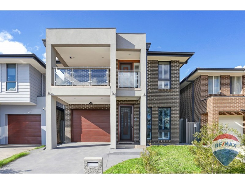 8 MAJOR TOMKINS PARADE, Werrington NSW 2747