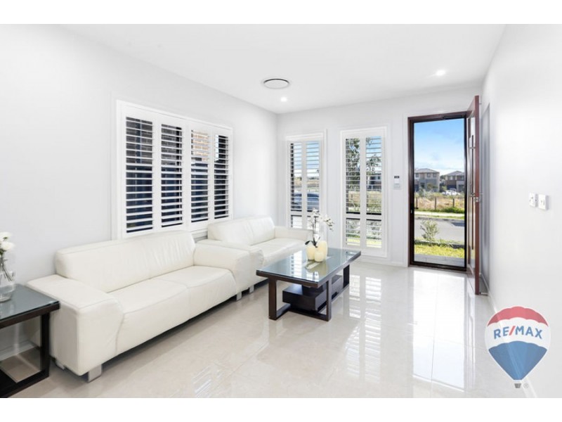 8 MAJOR TOMKINS PARADE, Werrington NSW 2747