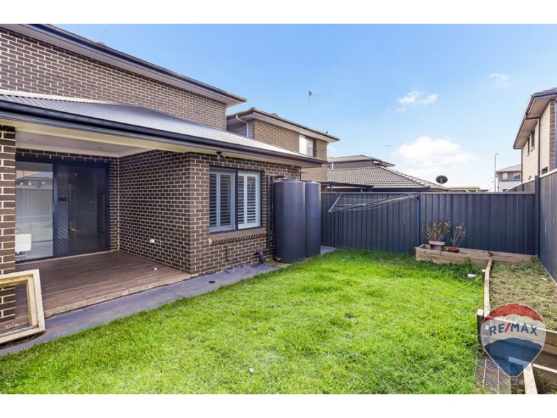 8 MAJOR TOMKINS PARADE, Werrington NSW 2747