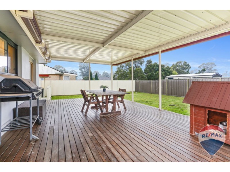 3 DEBORAH CRESCENT, Cambridge Park NSW 2747