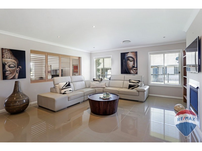 3 CRYSTAL DOWNS CLOSE, Luddenham NSW 2745