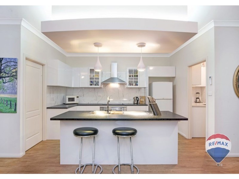 11 BALMORAL DRIVE, Cambridge Park NSW 2747