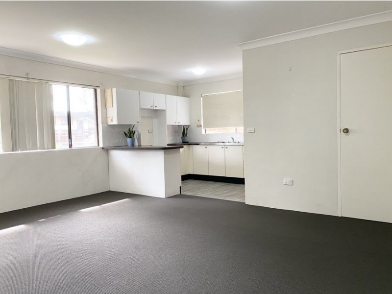 2/29-31 First Street, Kingswood NSW 2747