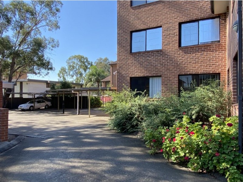 2/29-31 First Street, Kingswood NSW 2747