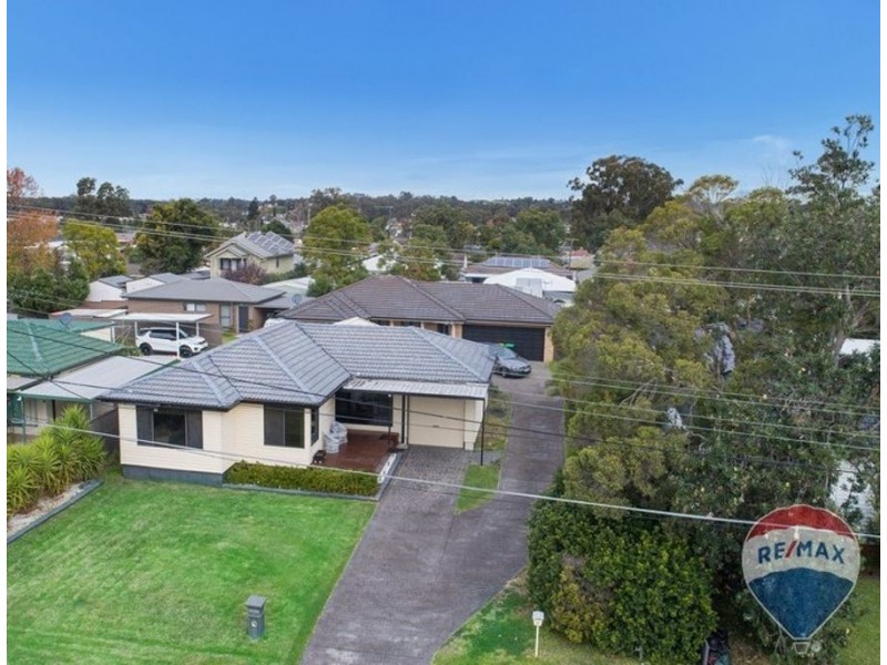 8 WINDERMERE AVENUE, Cambridge Park NSW 2747