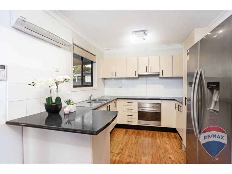 8 WINDERMERE AVENUE, Cambridge Park NSW 2747