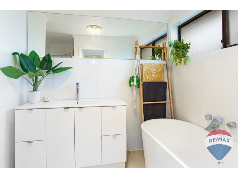 8 WINDERMERE AVENUE, Cambridge Park NSW 2747