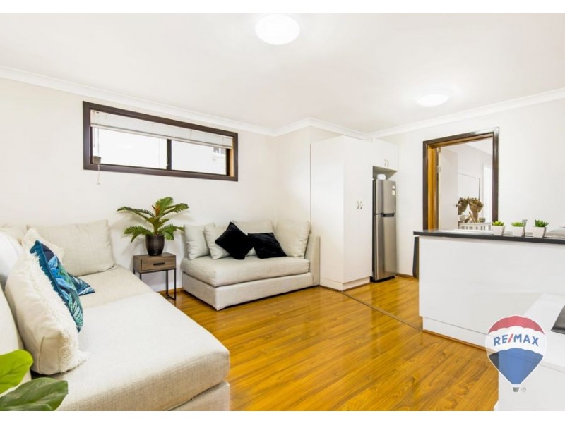 27 WINDERMERE AVENUE, Cambridge Park NSW 2747