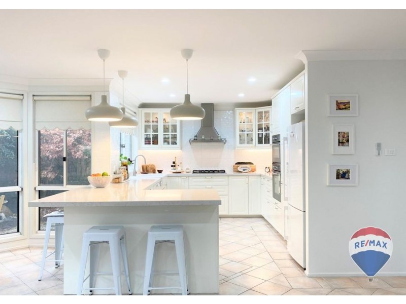 8 FREESIA PLACE, Glenmore Park NSW 2745