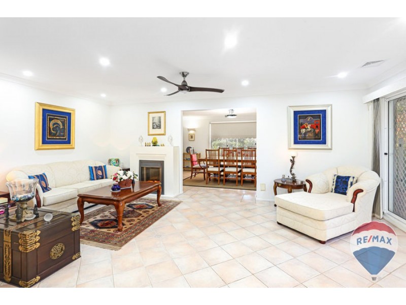 8 FREESIA PLACE, Glenmore Park NSW 2745