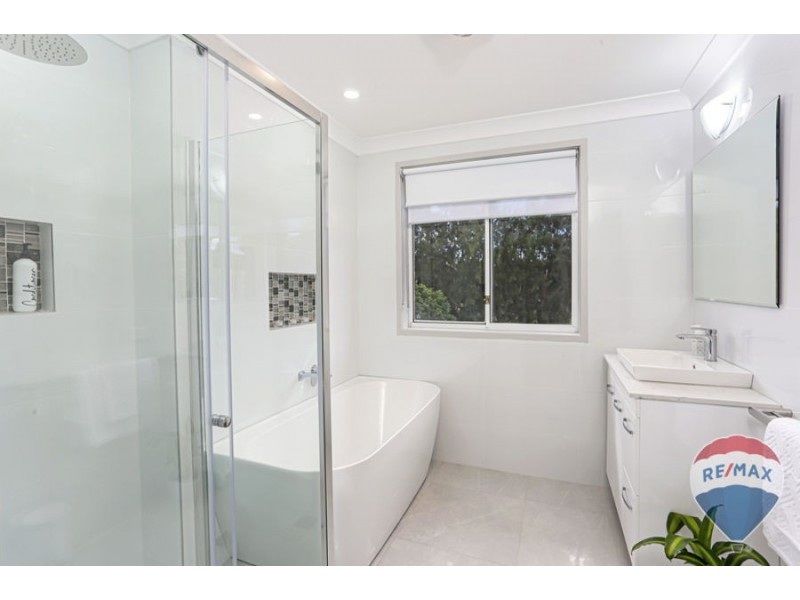 8 FREESIA PLACE, Glenmore Park NSW 2745