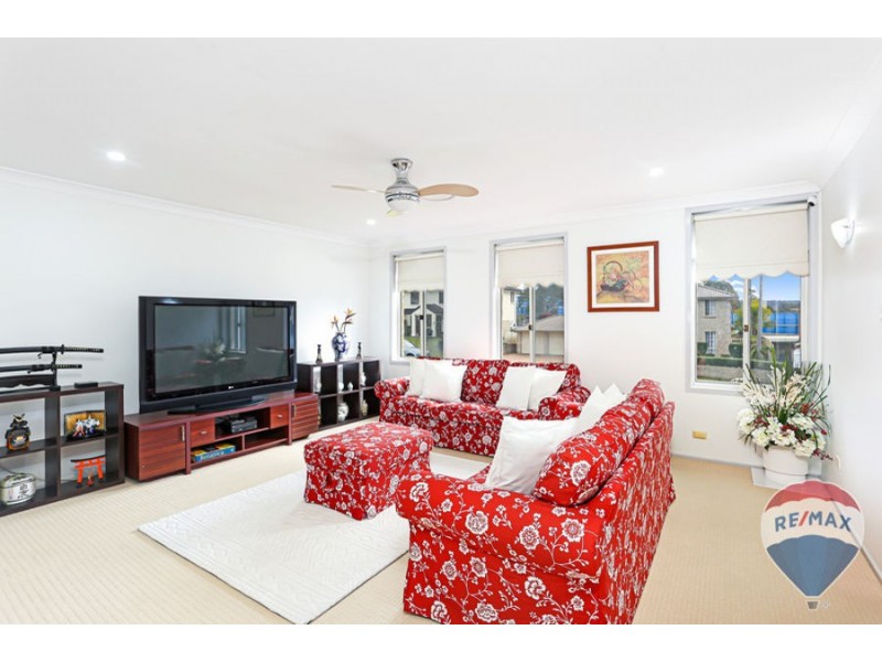 8 FREESIA PLACE, Glenmore Park NSW 2745