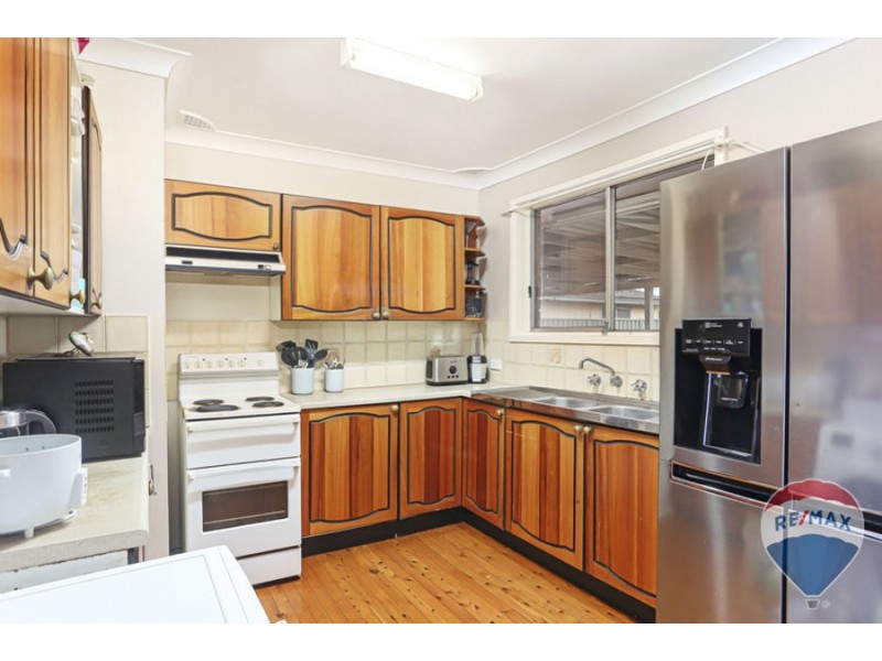 21 DEBORAH CRESCENT, Cambridge Park NSW 2747