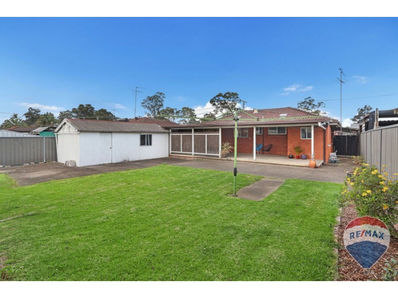 21 DEBORAH CRESCENT, Cambridge Park NSW 2747