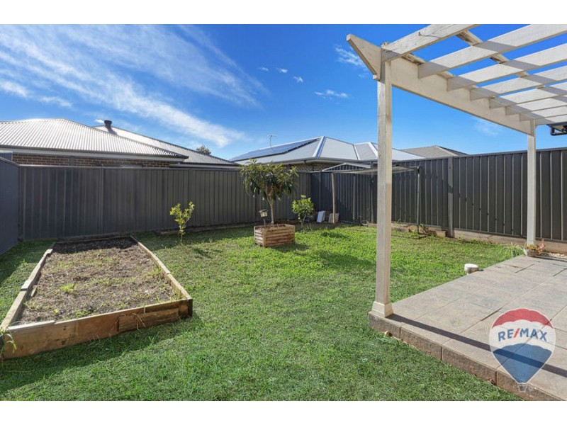 8 ST CHARBEL BOULEVARD, Werrington NSW 2747