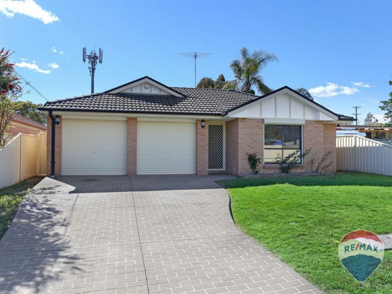 4 Bataan Place, Lethbridge Park NSW 2770