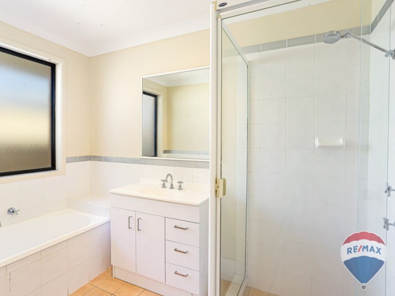 4 Bataan Place, Lethbridge Park NSW 2770