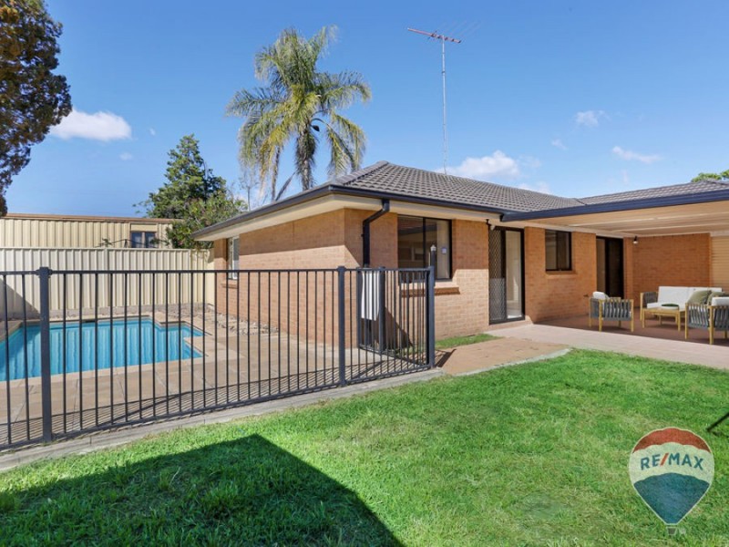 4 Bataan Place, Lethbridge Park NSW 2770