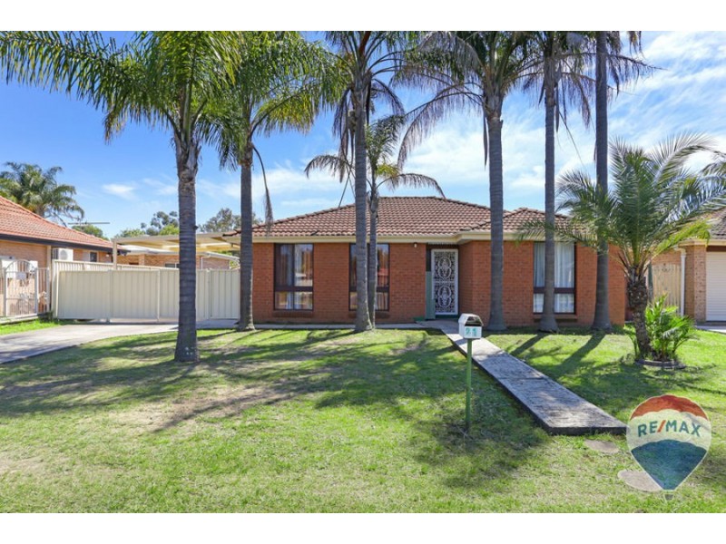 21 MISTLETOE AVENUE, Claremont Meadows NSW 2747