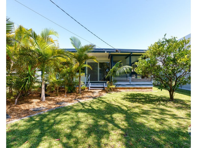 95 Cams Boulevard, Summerland Point NSW 2259