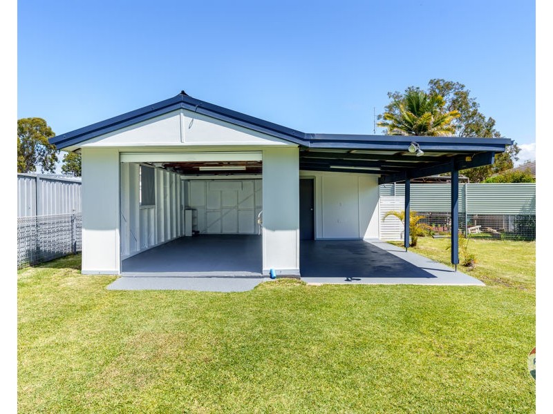 95 Cams Boulevard, Summerland Point NSW 2259