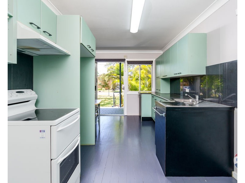 95 Cams Boulevard, Summerland Point NSW 2259