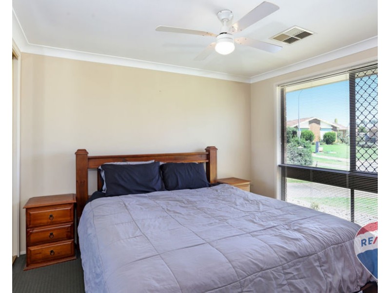 12 WERONA AVENUE, Claremont Meadows NSW 2747