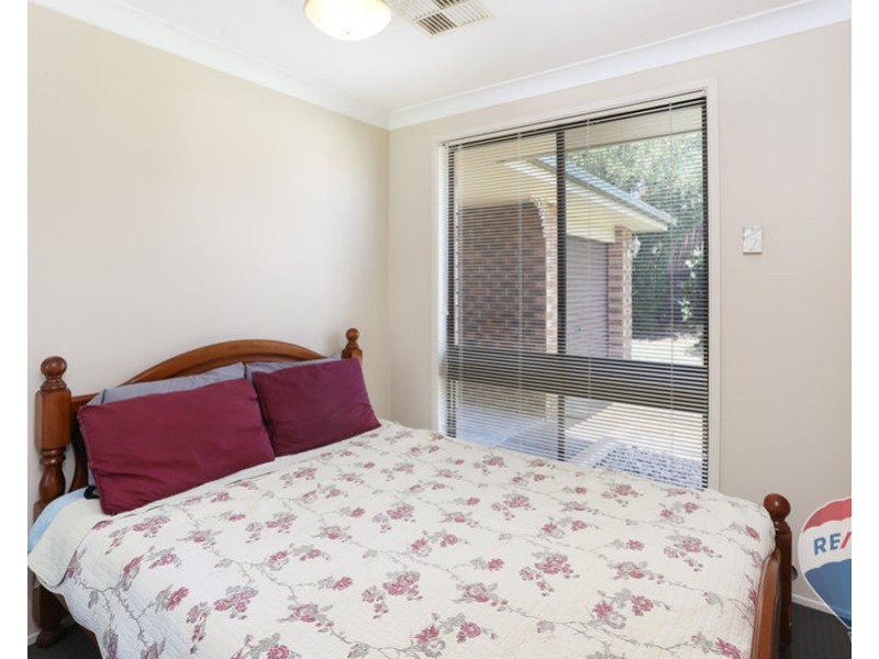 12 WERONA AVENUE, Claremont Meadows NSW 2747