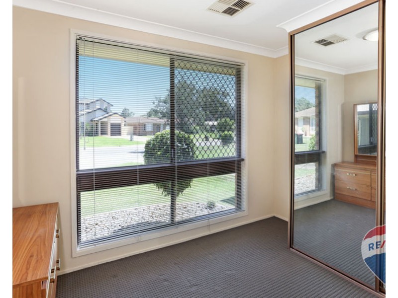 12 WERONA AVENUE, Claremont Meadows NSW 2747