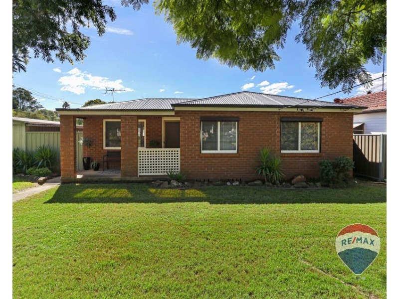 15 WINDERMERE AVENUE, Cambridge Park NSW 2747