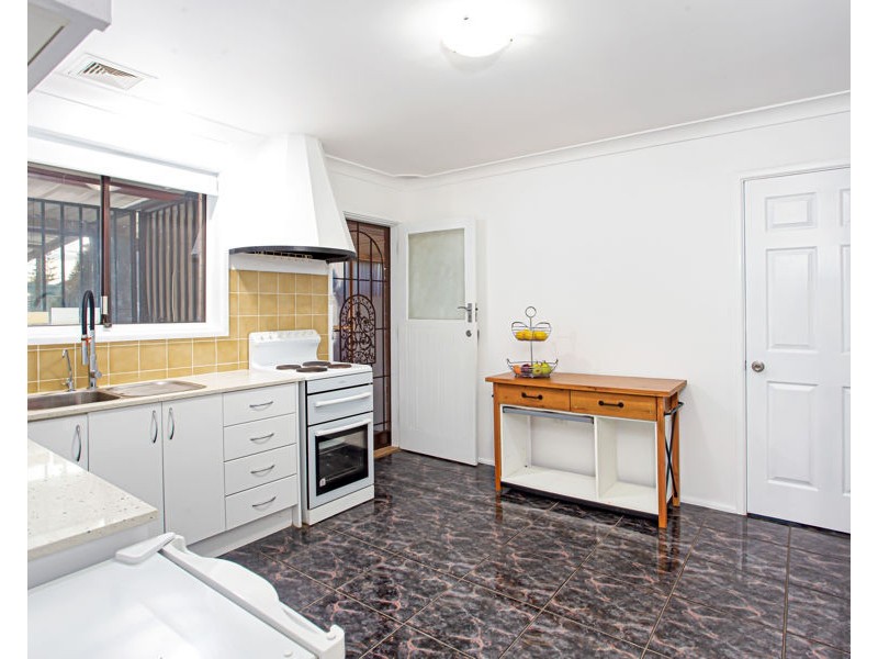 6 Bass Street, Colyton NSW 2760