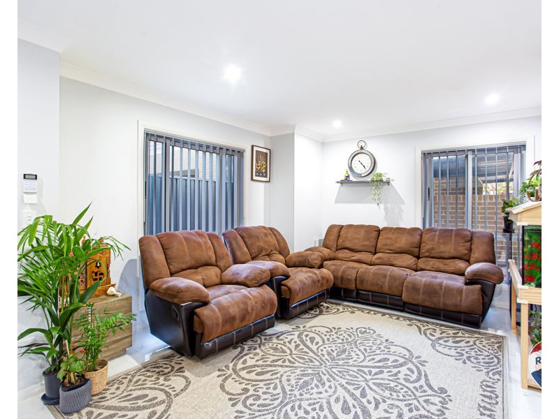 1/27-31 CANBERRA STREET, Oxley Park NSW 2760