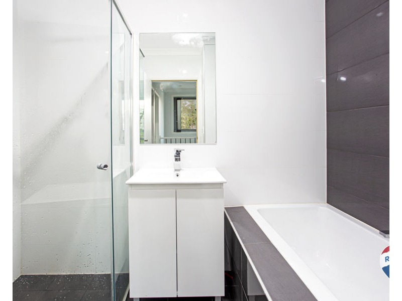 1/27-31 CANBERRA STREET, Oxley Park NSW 2760