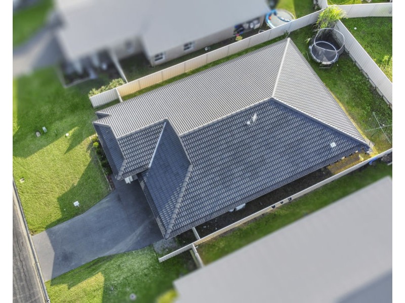 33 REGATTA WAY, Summerland Point NSW 2259