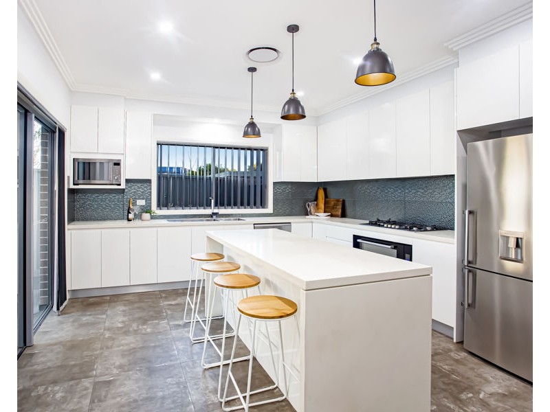 17 GUILDFORD ROAD, Cambridge Park NSW 2747