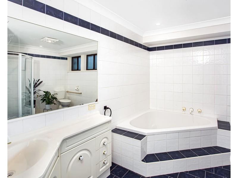 4 LIBERATOR WAY, St Clair NSW 2759