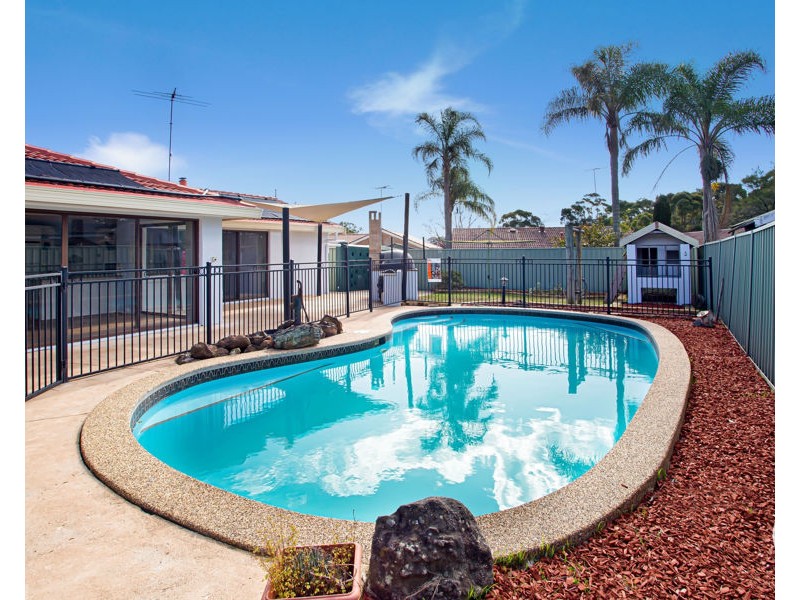 4 LIBERATOR WAY, St Clair NSW 2759